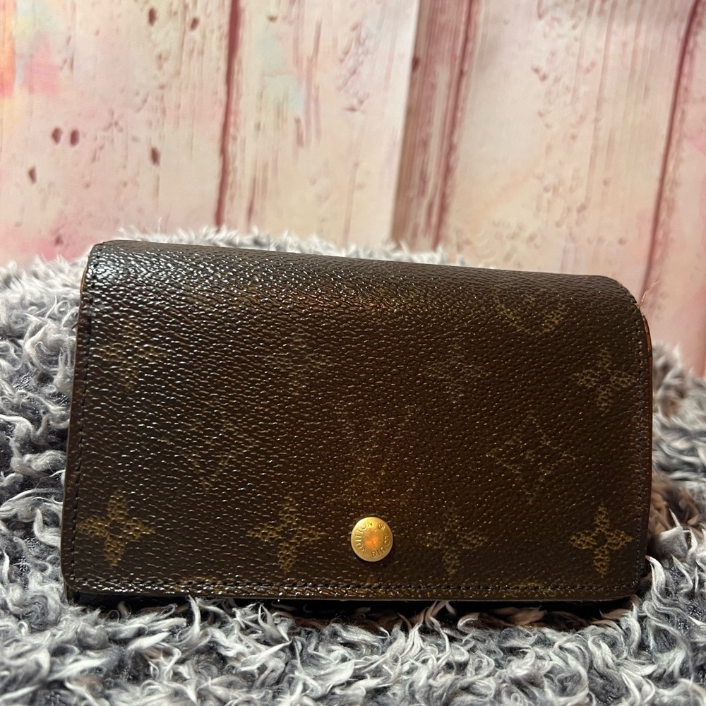 Vintage LV Snap Wallet - Picture 9 of 14